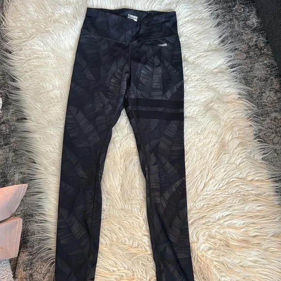 Stylish Gray Patterned Women's Leggings - Picture 4 of 7